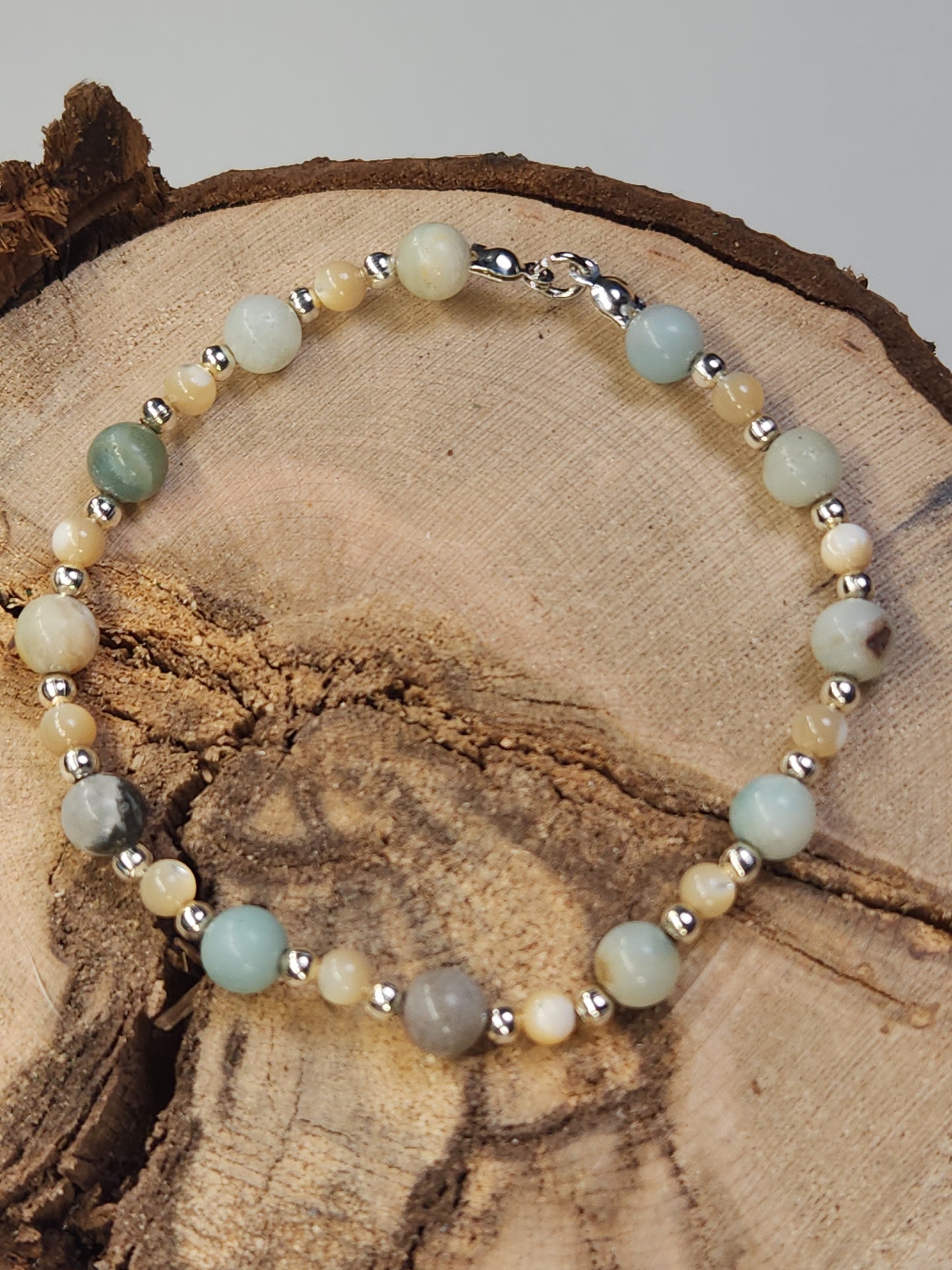 Caribbean Calcite and Shell Bead Stretch Bracelet BR11