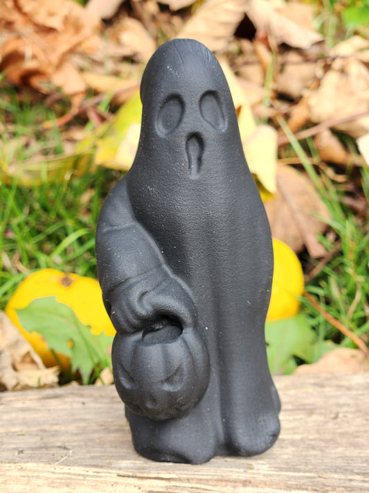 Obsidian Ghostly Trick-or-Treat Carving