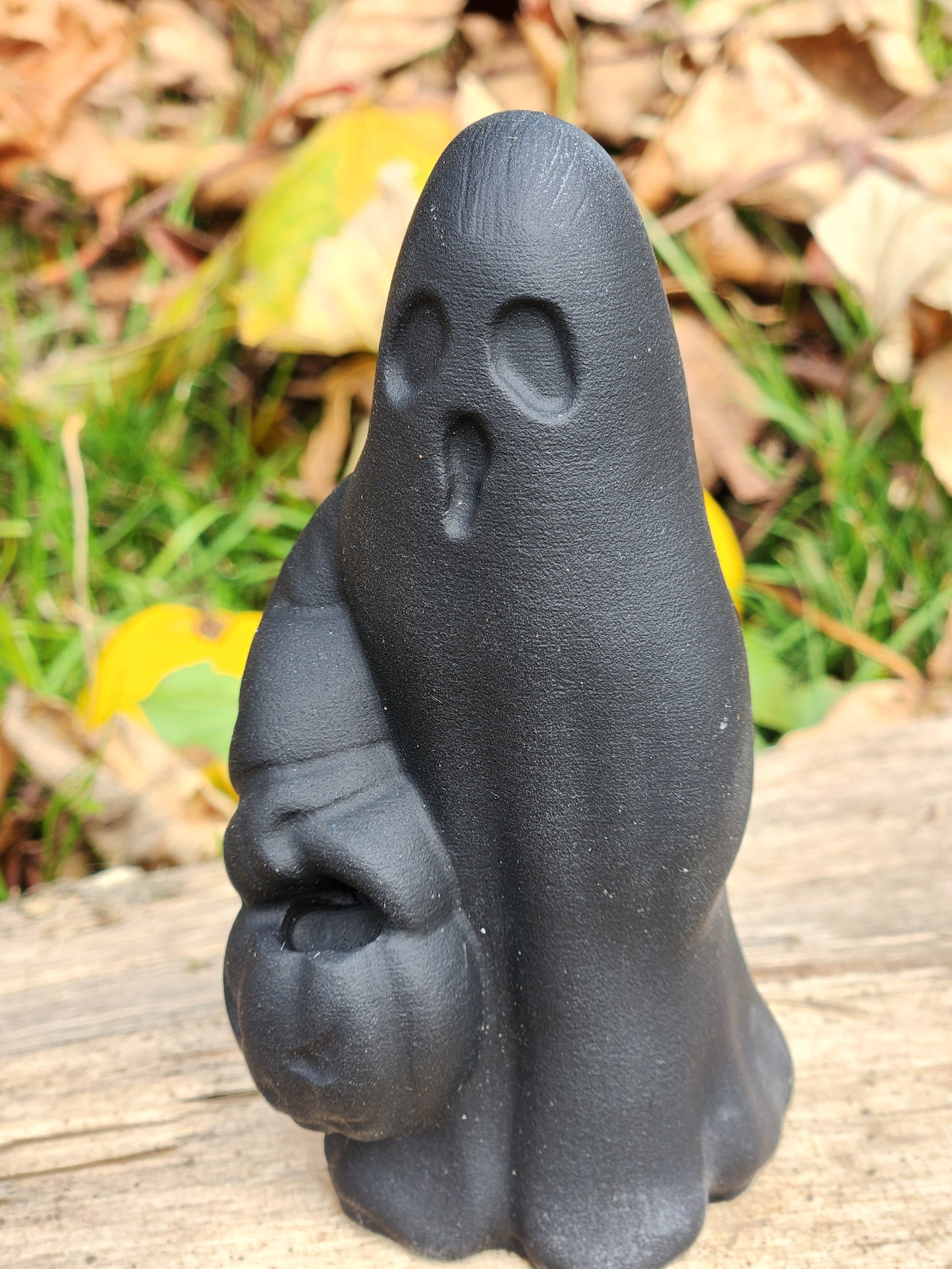 Obsidian Ghostly Trick-or-Treat Carving
