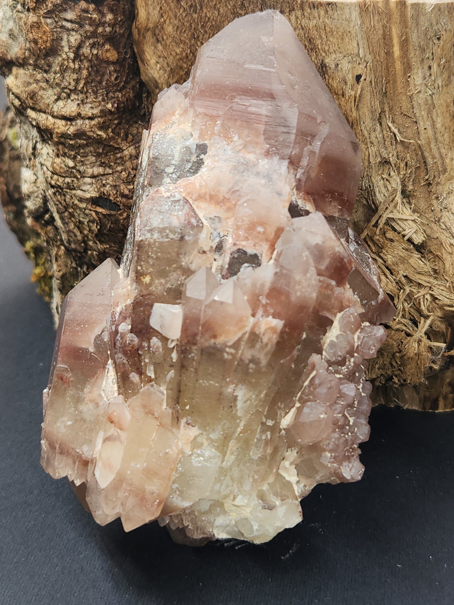 Hematoid Quartz Point HQP-014S-221