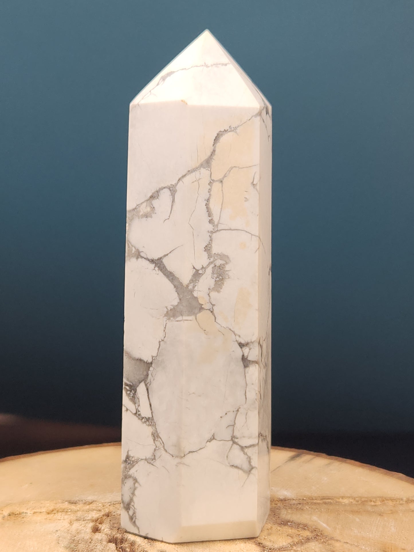 Howlite Tower HT-001S3-149