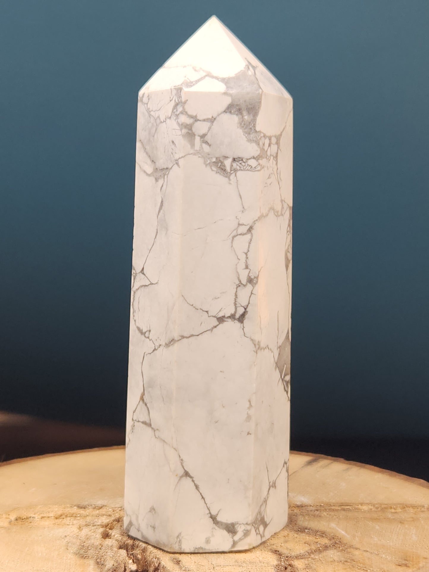 Howlite Tower HT-001S3-149