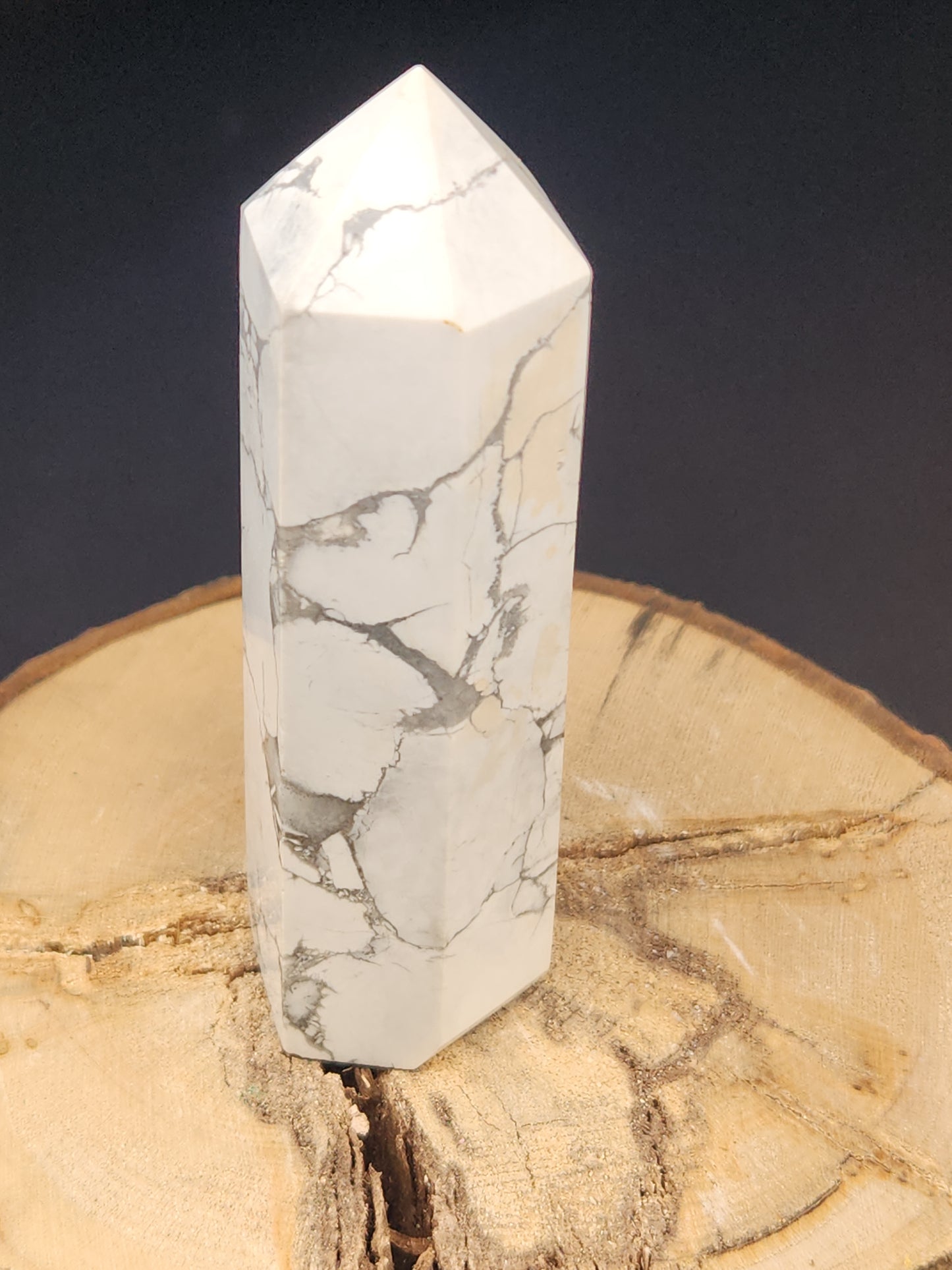 Howlite Tower HT-001S3-149