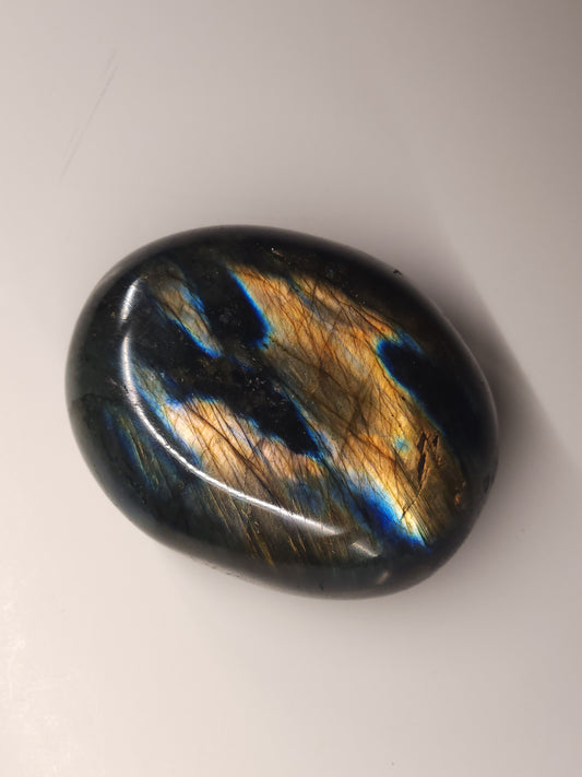 Labradorite Palmstone 101g