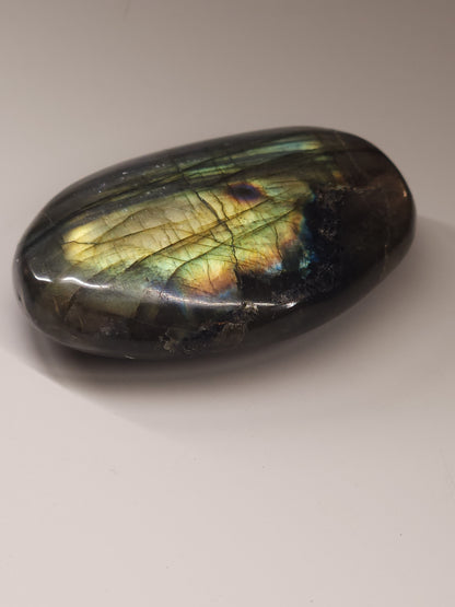 Labradorite Palmstone 64g