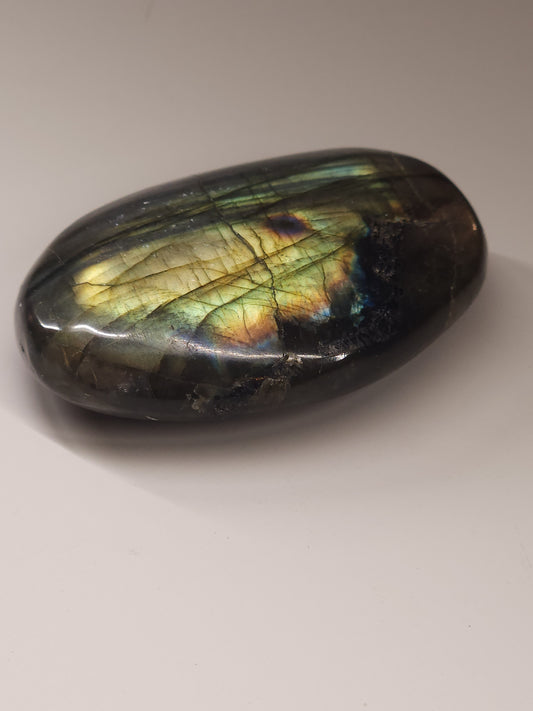 Labradorite Palmstone 64g